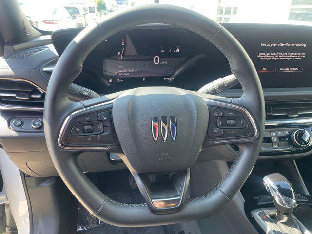 Photo of 2025 Summit White Buick Envista