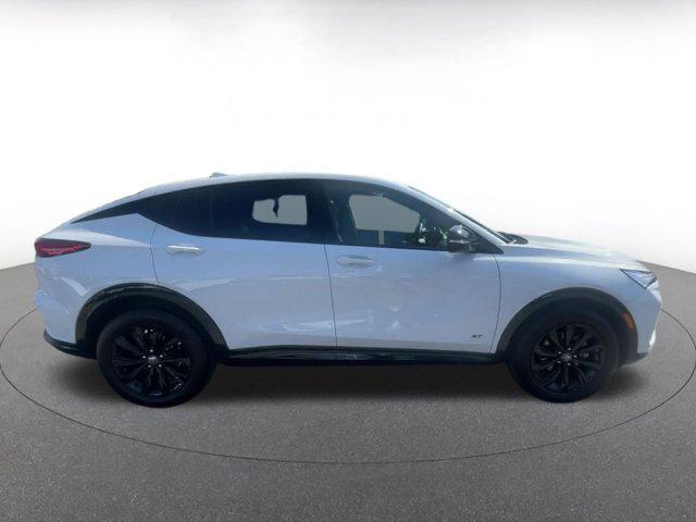 Photo of 2025 Summit White Buick Envista