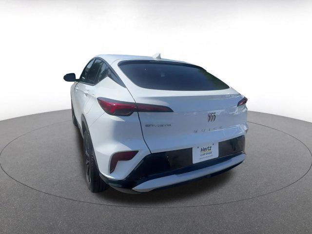 Photo of 2025 Summit White Buick Envista