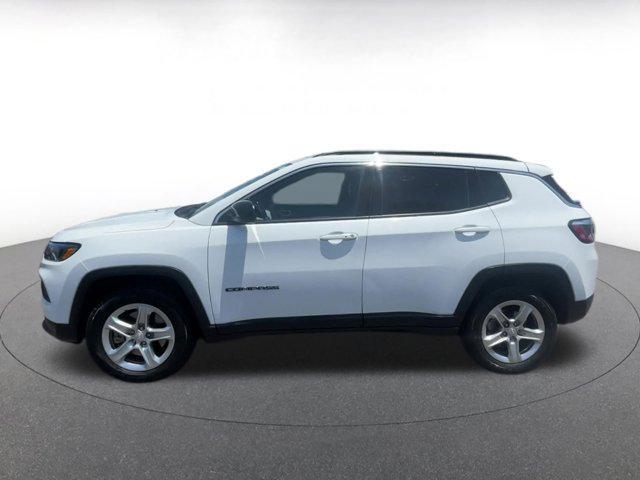 Photo of 2023 Bright White Clearcoat Jeep Compass