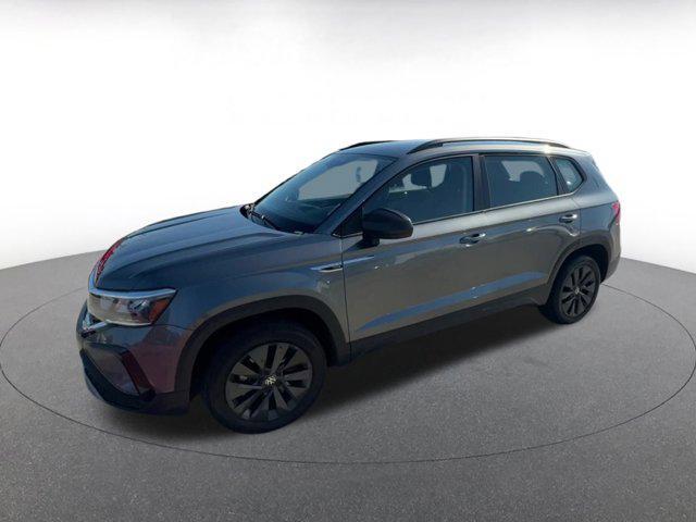 Photo of 2024 Platinum Gray Metallic Volkswagen Taos