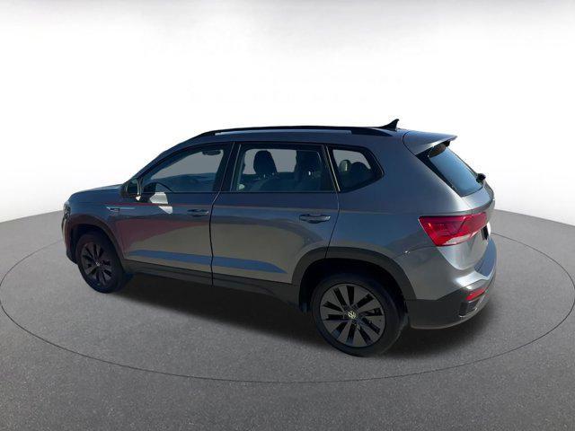 Photo of 2024 Platinum Gray Metallic Volkswagen Taos