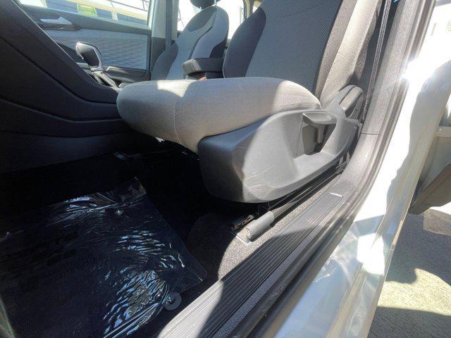 Photo of 2024 Pure White Volkswagen Taos