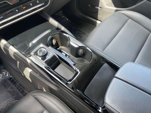 Photo of 2024 Summit White Buick Envision