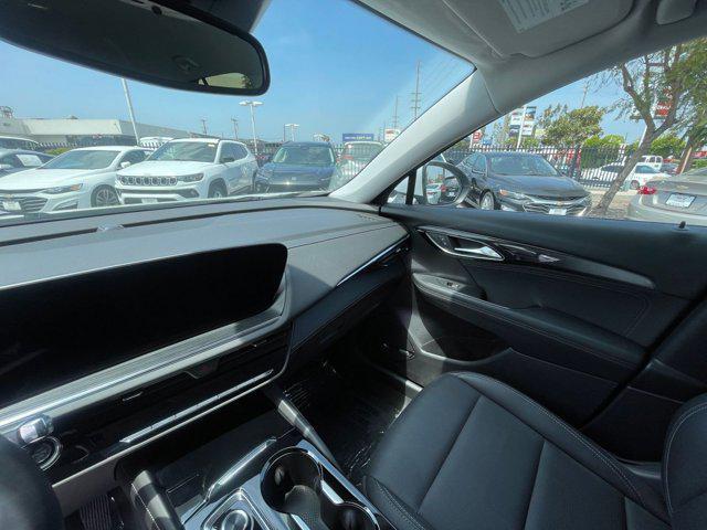 Photo of 2024 Summit White Buick Envision
