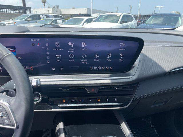 Photo of 2024 Summit White Buick Envision