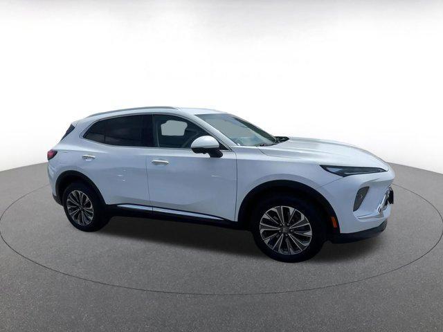 Photo of 2024 Summit White Buick Envision