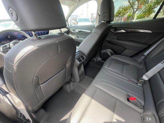 Photo of 2024 Summit White Buick Envision