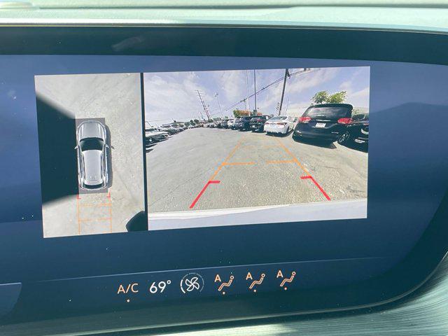 Photo of 2024 Summit White Buick Envision