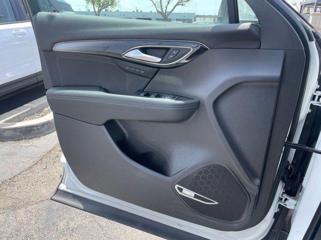 Photo of 2024 Summit White Buick Envision