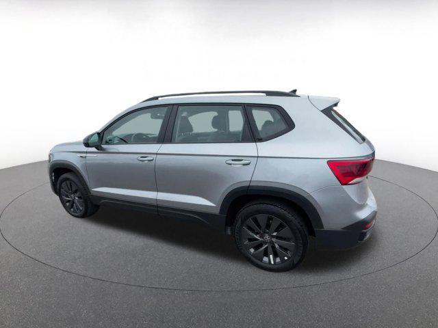 Photo of 2024 Pyrite Silver Metallic Volkswagen Taos