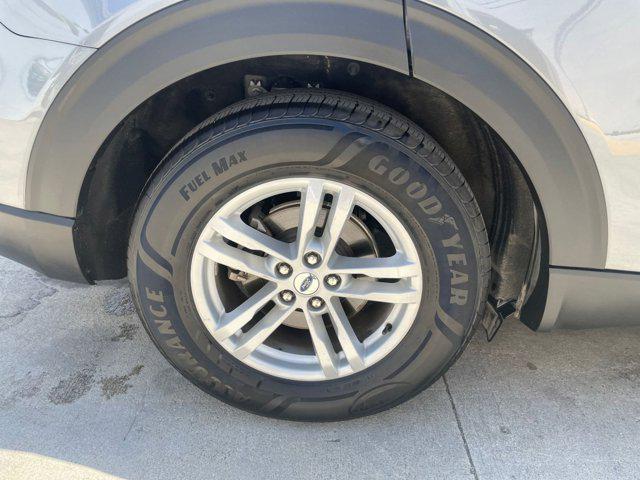 Photo of 2024 Carbonized Gray Metallic Ford Explorer