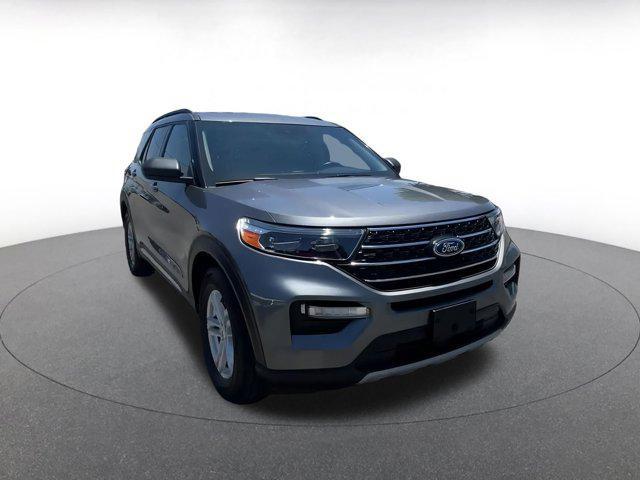 Photo of 2024 Carbonized Gray Metallic Ford Explorer