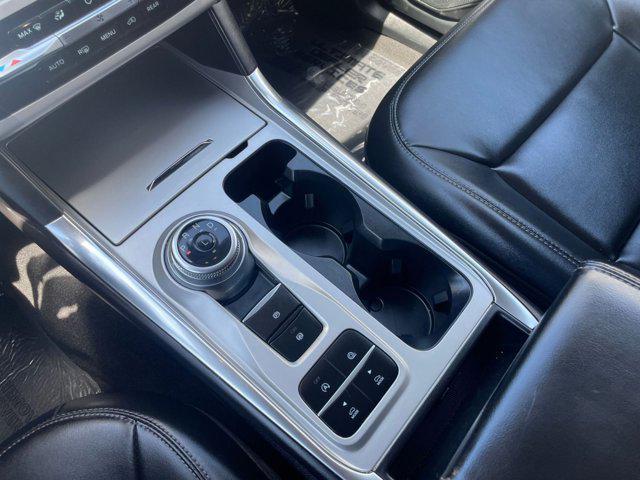 Photo of 2024 Carbonized Gray Metallic Ford Explorer