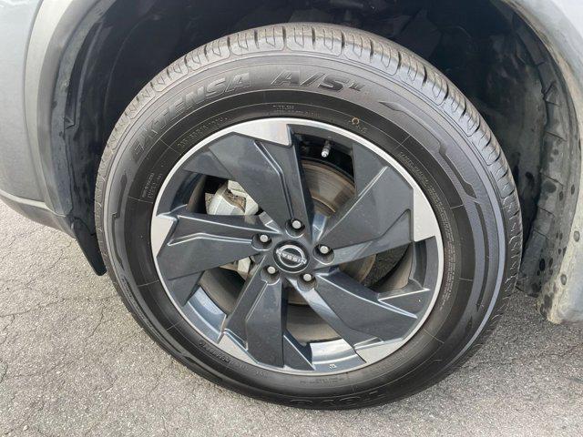 Photo of 2024 Everest White Pearl Nissan Rogue