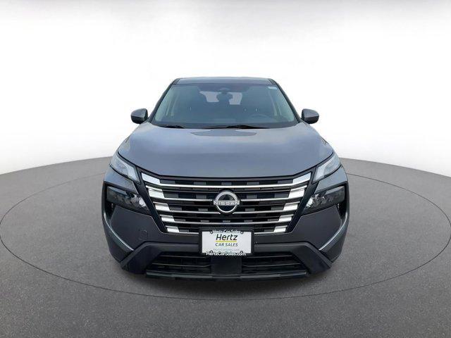Photo of 2024 Everest White Pearl Nissan Rogue