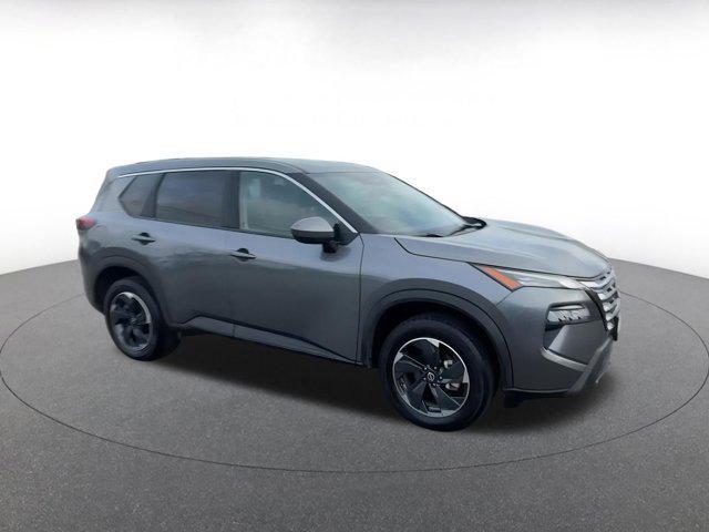Photo of 2024 Everest White Pearl Nissan Rogue