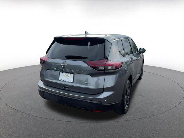 Photo of 2024 Everest White Pearl Nissan Rogue