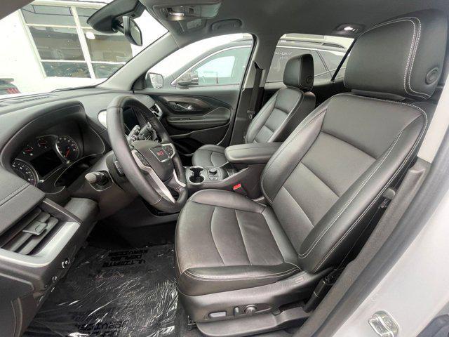 Photo of 2024 Summit White GMC Terrain