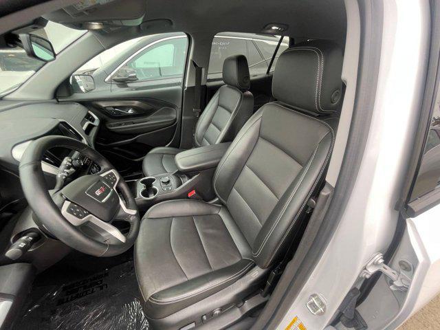 Photo of 2024 Summit White GMC Terrain