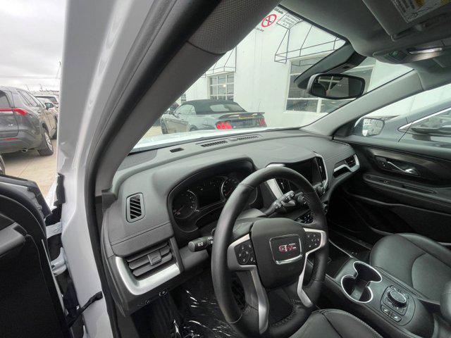 Photo of 2024 Summit White GMC Terrain