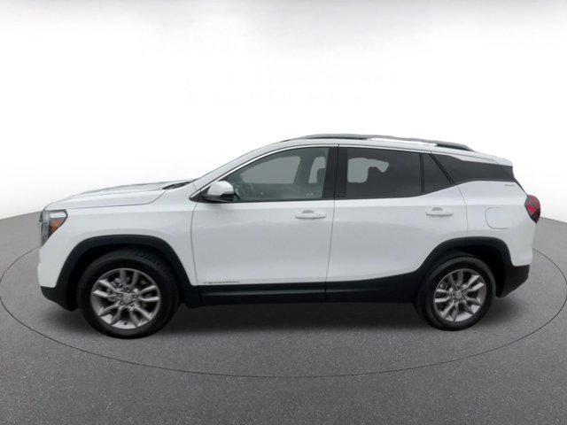 Photo of 2024 Summit White GMC Terrain