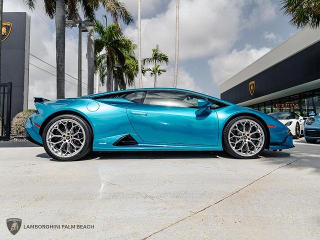Photo of 2024 BLUE Lamborghini Huracan Tecnica