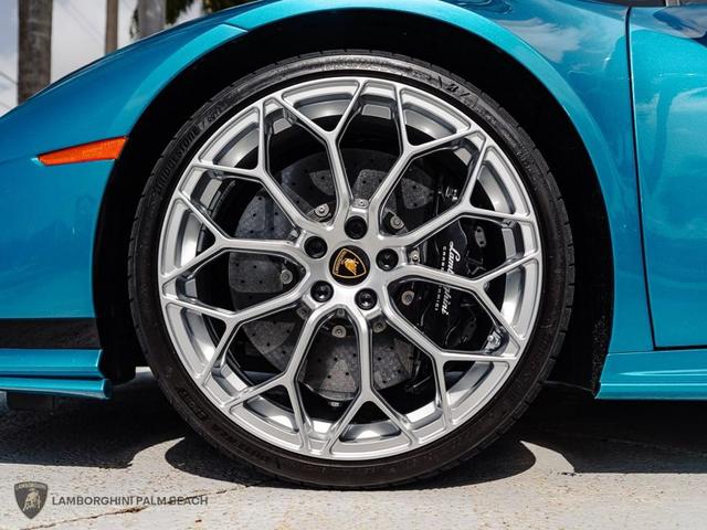 Photo of 2024 BLUE Lamborghini Huracan Tecnica