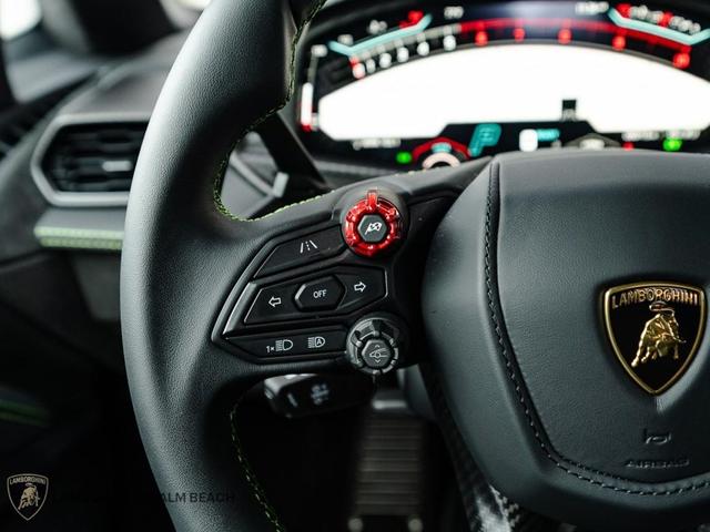 Photo of 2024 PURPLE Lamborghini Revuelto