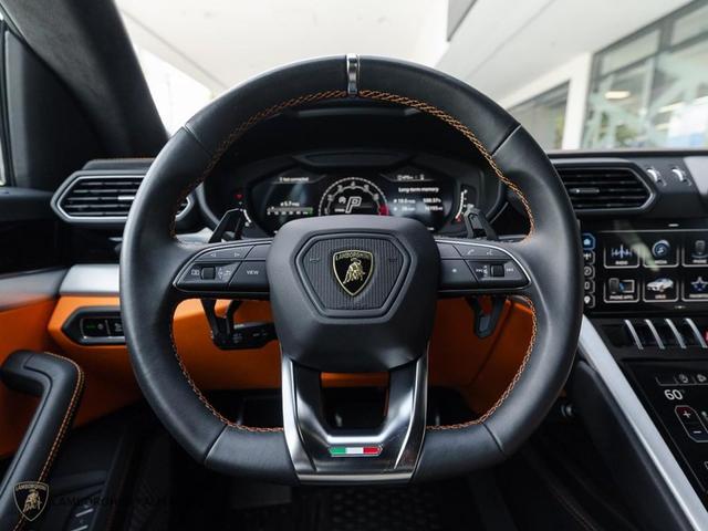 Photo of 2023 GRIGIO_HATI Lamborghini Urus