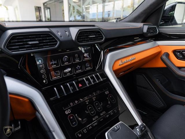 Photo of 2023 GRIGIO_HATI Lamborghini Urus