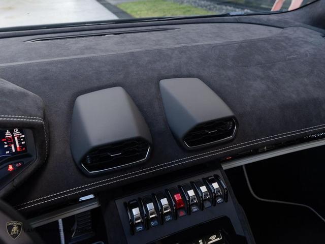 Photo of 2024 A Lamborghini Huracan Tecnica