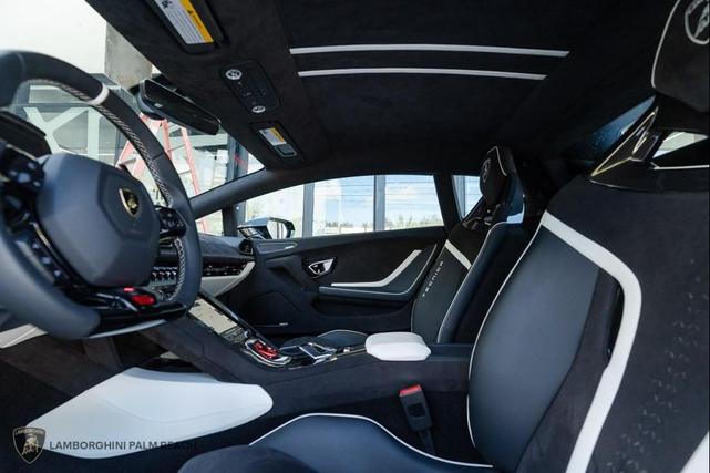 Photo of 2024 A Lamborghini Huracan Tecnica
