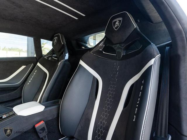 Photo of 2024 A Lamborghini Huracan Tecnica