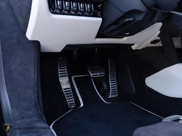 Photo of 2024 A Lamborghini Huracan Tecnica