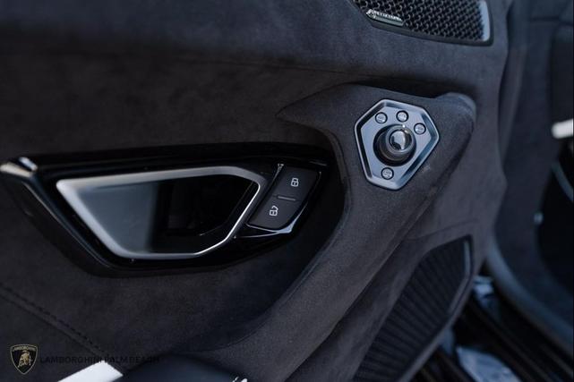 Photo of 2024 A Lamborghini Huracan Tecnica