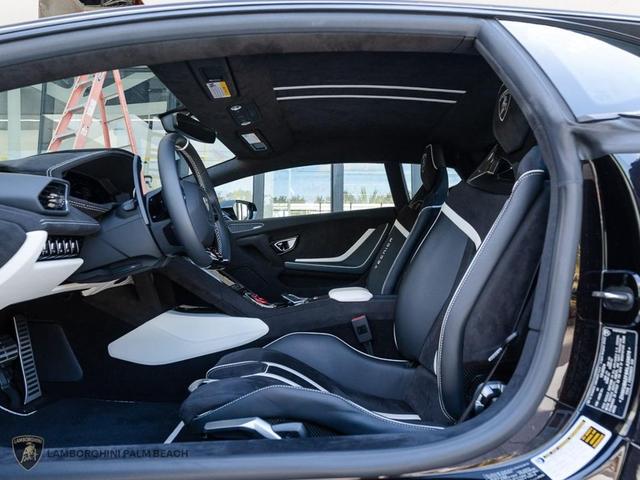 Photo of 2024 A Lamborghini Huracan Tecnica