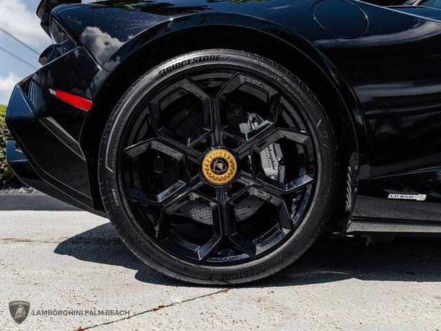 Photo of 2024 A Lamborghini Huracan Tecnica