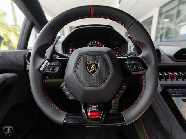 Photo of 2024 GREEN Lamborghini Huracan Sterrato