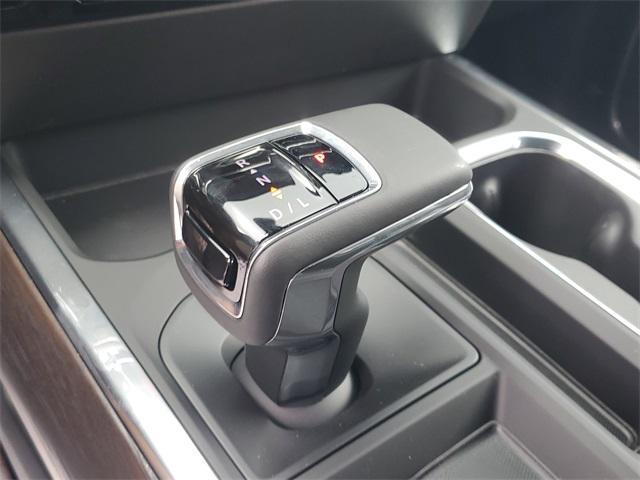 Photo of 2025 Summit White GMC Sierra 1500