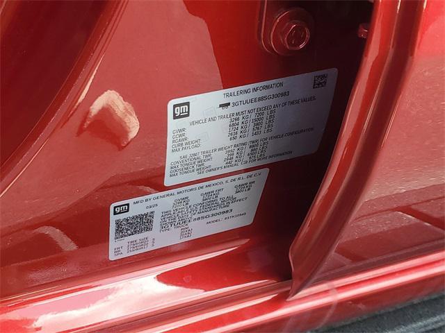 Photo of 2025 Volcanic Red Tintcoat GMC Sierra 1500