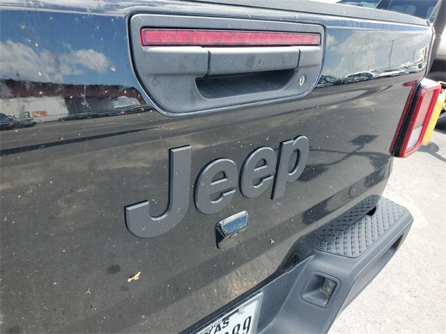 Photo of 2024 Black Clearcoat Jeep Gladiator