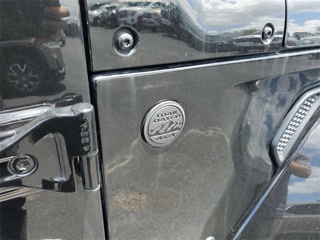 Photo of 2024 Black Clearcoat Jeep Gladiator