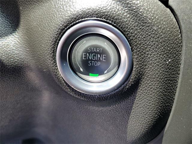 Photo of 2025 Summit White GMC Sierra 1500