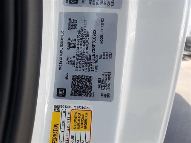 Photo of 2025 Summit White GMC Sierra 2500