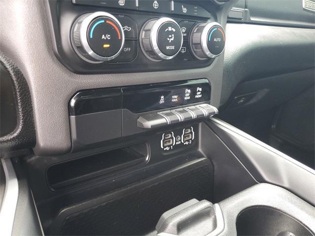 Photo of 2022 Granite Crystal Metallic Clearcoat RAM 1500