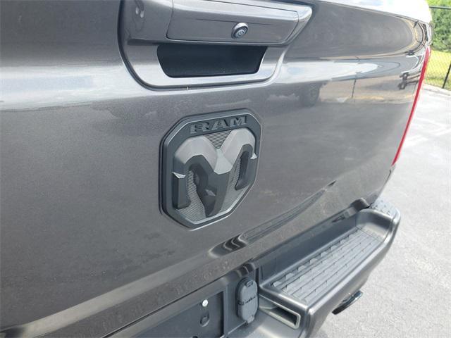 Photo of 2022 Granite Crystal Metallic Clearcoat RAM 1500