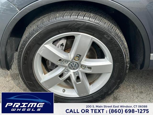 Photo of 2013 Galapagos Gray Metallic Volkswagen Touareg