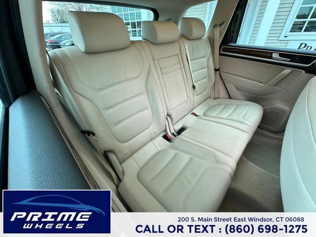 Photo of 2013 Galapagos Gray Metallic Volkswagen Touareg