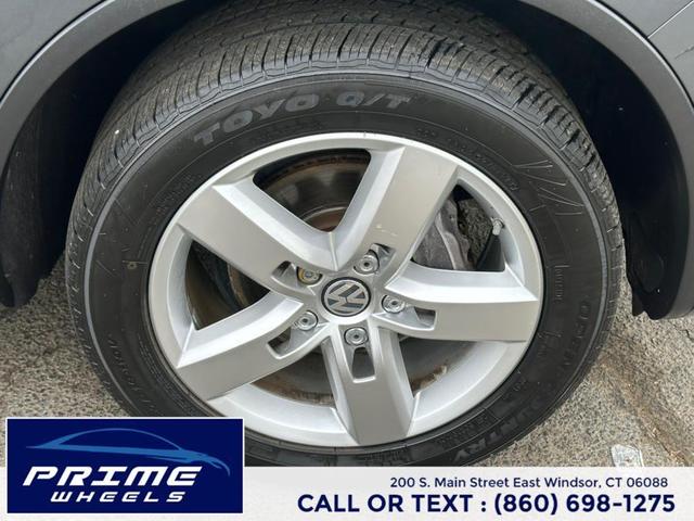 Photo of 2013 Galapagos Gray Metallic Volkswagen Touareg